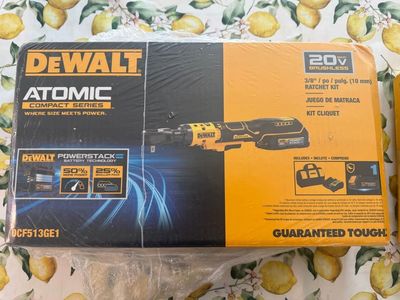 DeWalt Atomic 20V Max Brushless Cordless Ratchet Kit