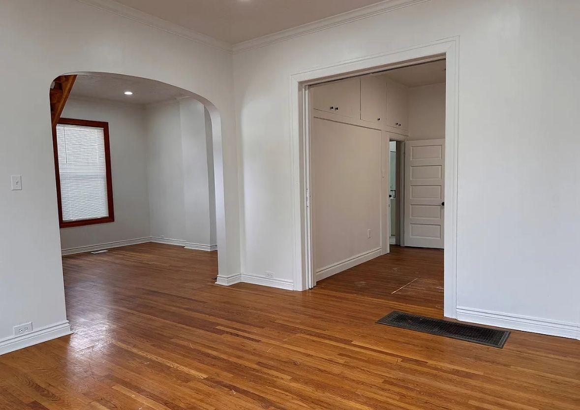 Main image 12