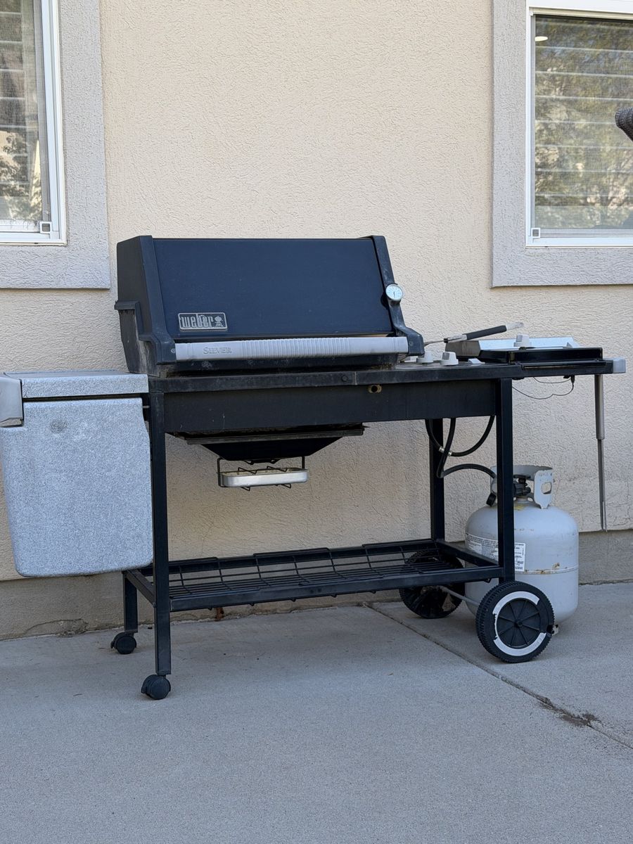 Weber Genesis Silver B Gas Grill Black