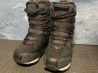 New Roxy Lace Up Snowboard Boot - W 6.5