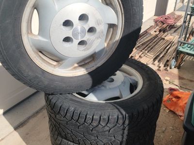 Hankook Winter i*Pike Studded Tires 225/60R16 with Chevrolet Rims
