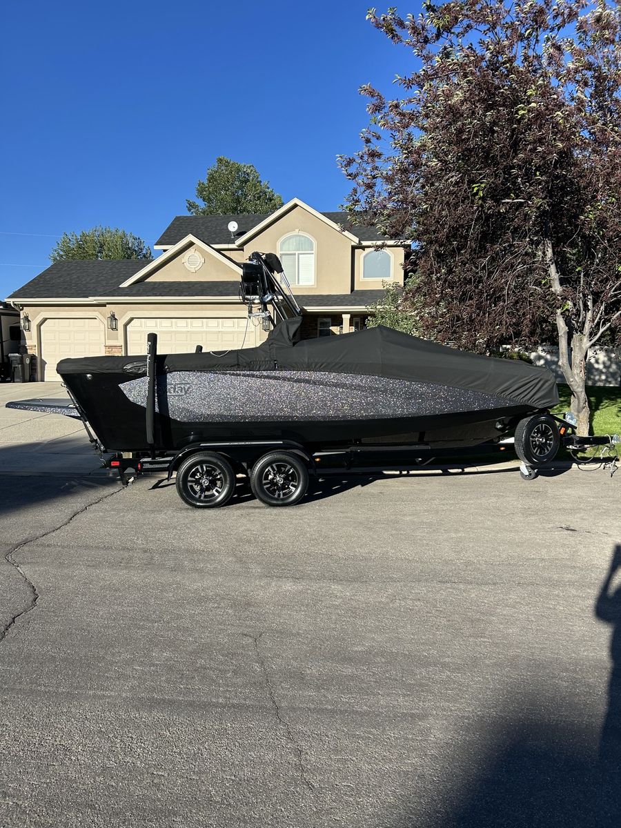 Heyday WT-2DC Surf Boat with Trailer - Excellent Condition, Low Hours