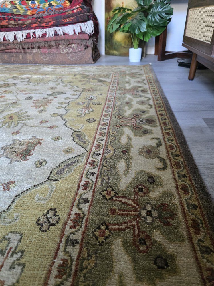 Main image 7