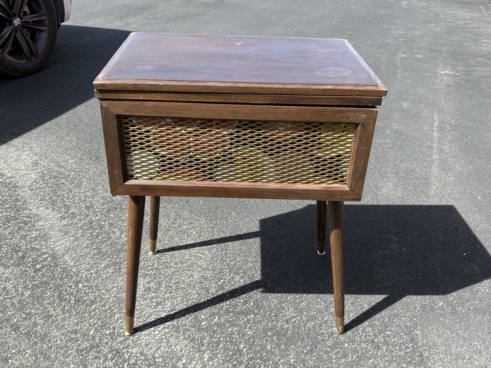 Fantastic vintage Mid Century Modern entryway table, or perfect record player / stereo stand MCM