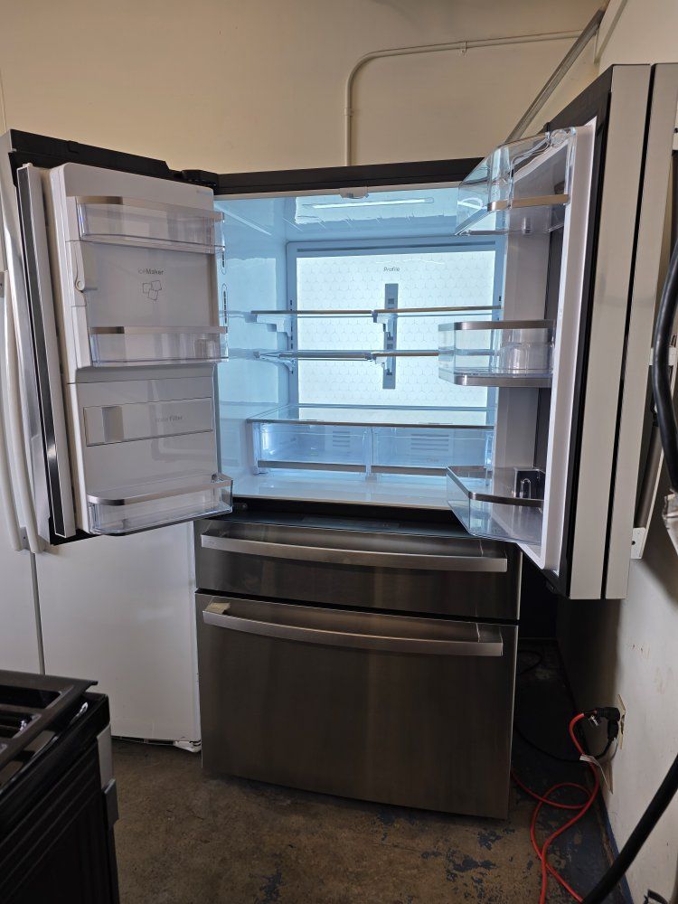 GE REFRIGERATOR 
