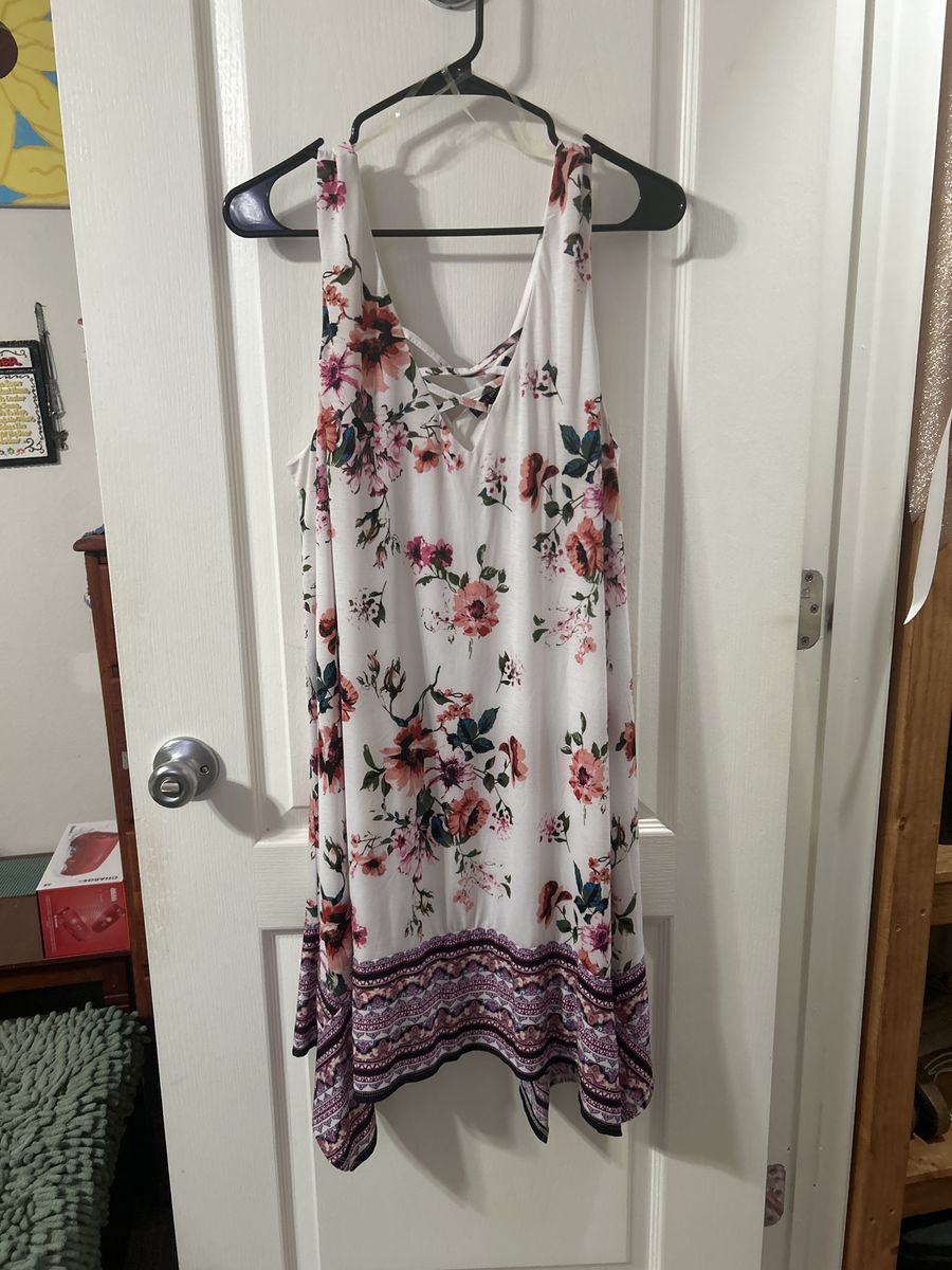 White Floral Print Sleeveless Dress with Criss-Cross Neckline and Patterned Hem - Size xxl