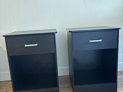 Black Bedside Tables With Drawers