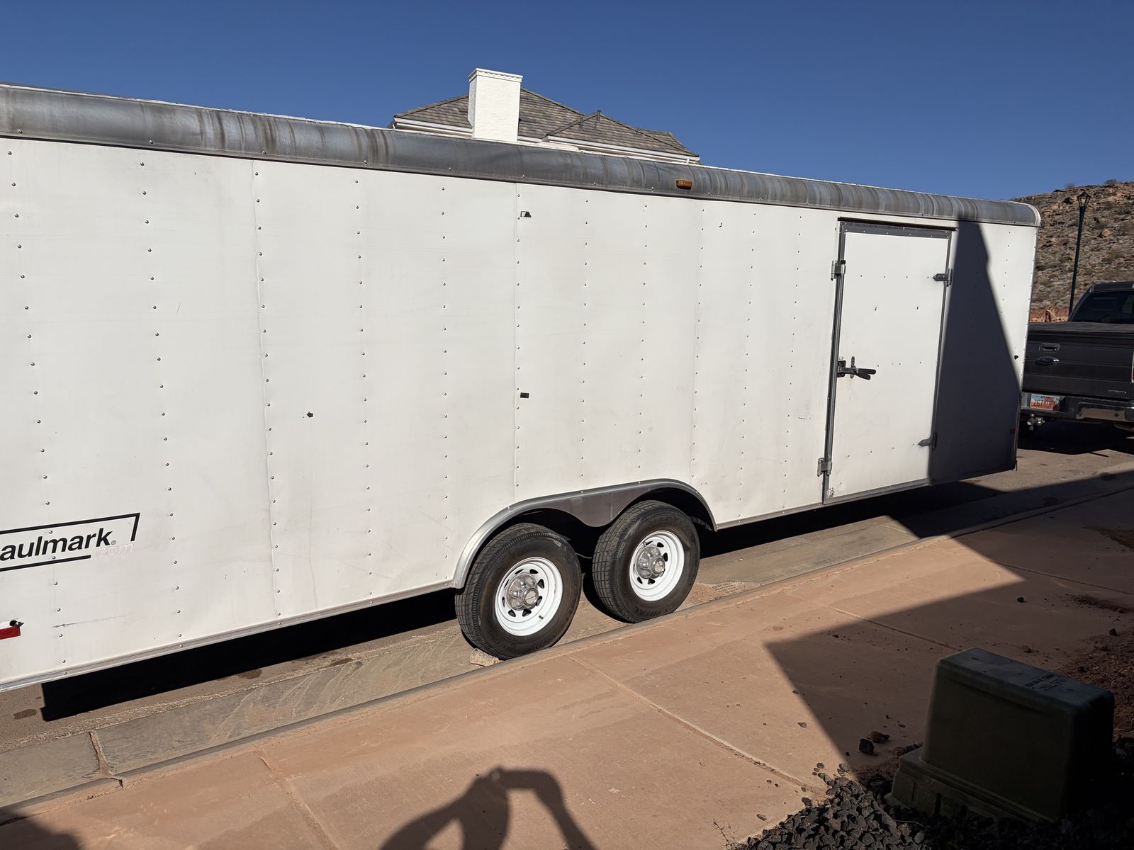 24ft enclosed trailer excellent condition