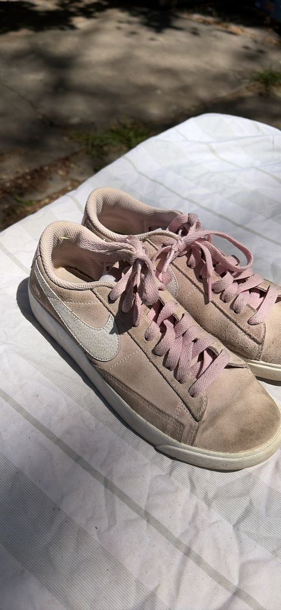 Women’s shoe sale!
