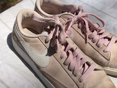 Women’s shoe sale!