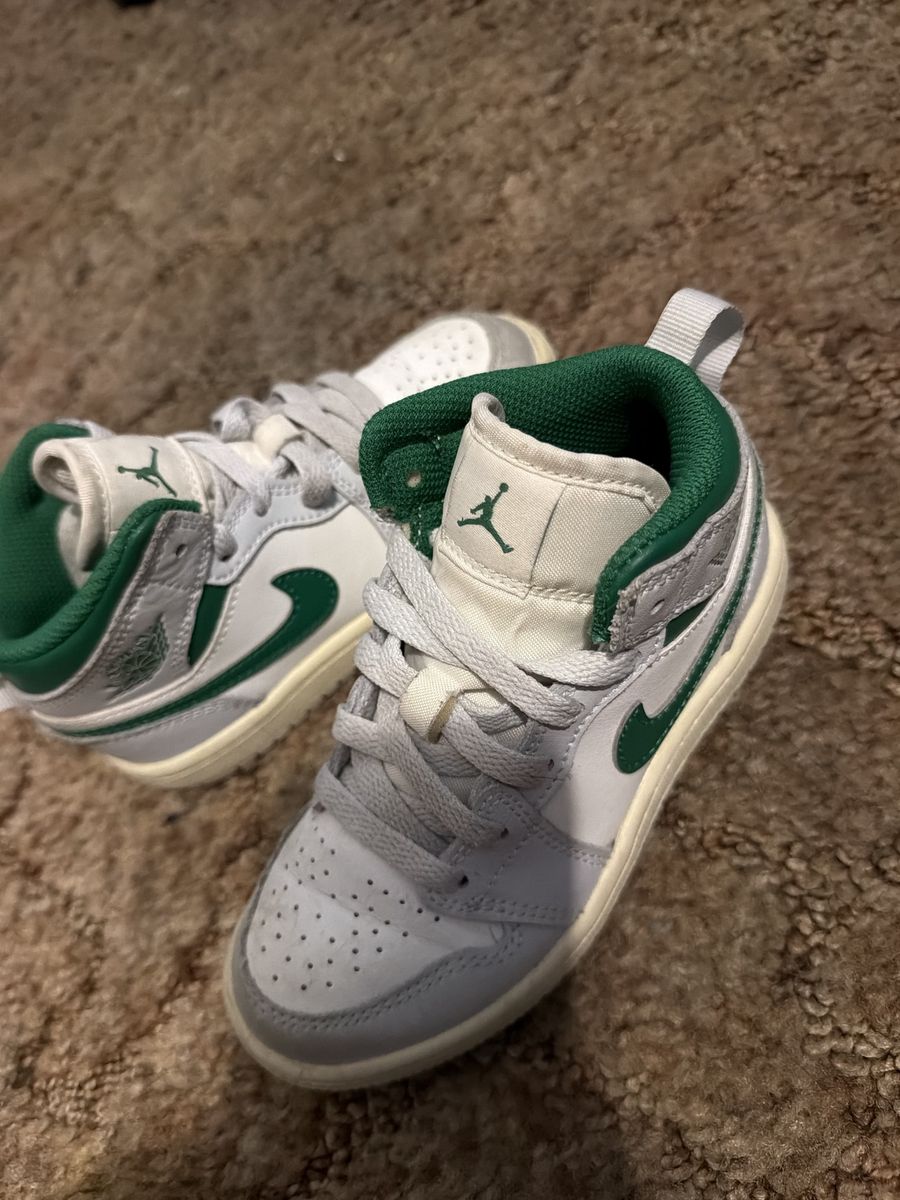 Nike Air Jordan 1 Mid White Green Gray Kids Shoestrings