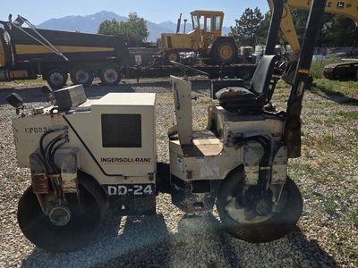 Ingersoll-Rand DD-24 Vibratory Double Drum Asphalt Roller Compactor