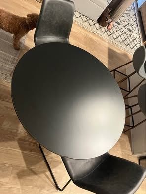 Round Dinner Table + 2 leather chairs