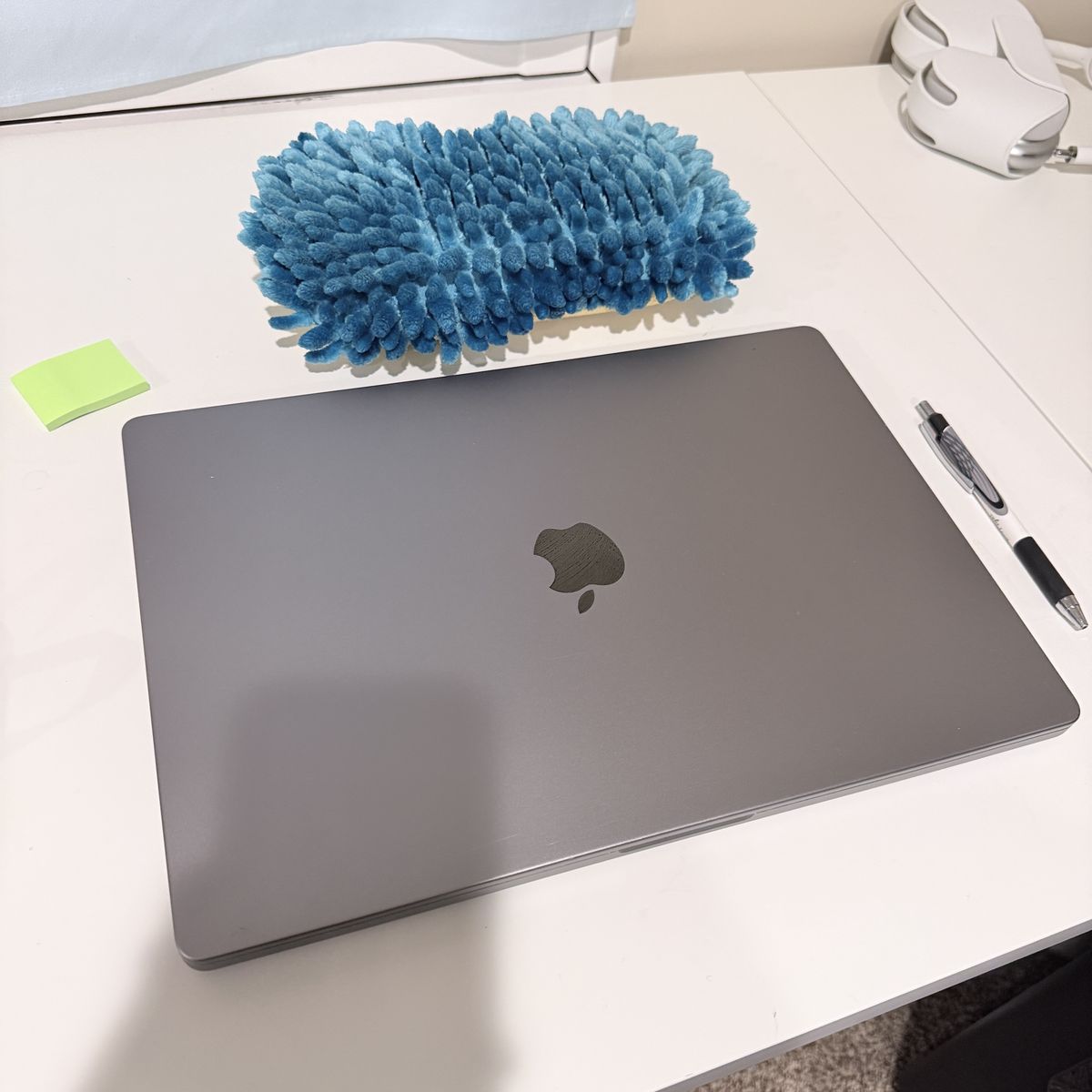 Macbook Pro M2 Pro 16 Inch 16GB Ram 512GB SSD Like New $745