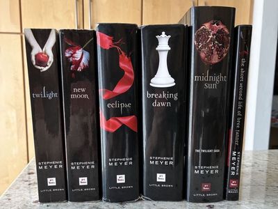 The Twilight Saga Series by Stephenie Meyer (6 Books) Paperback and Hardcover Set