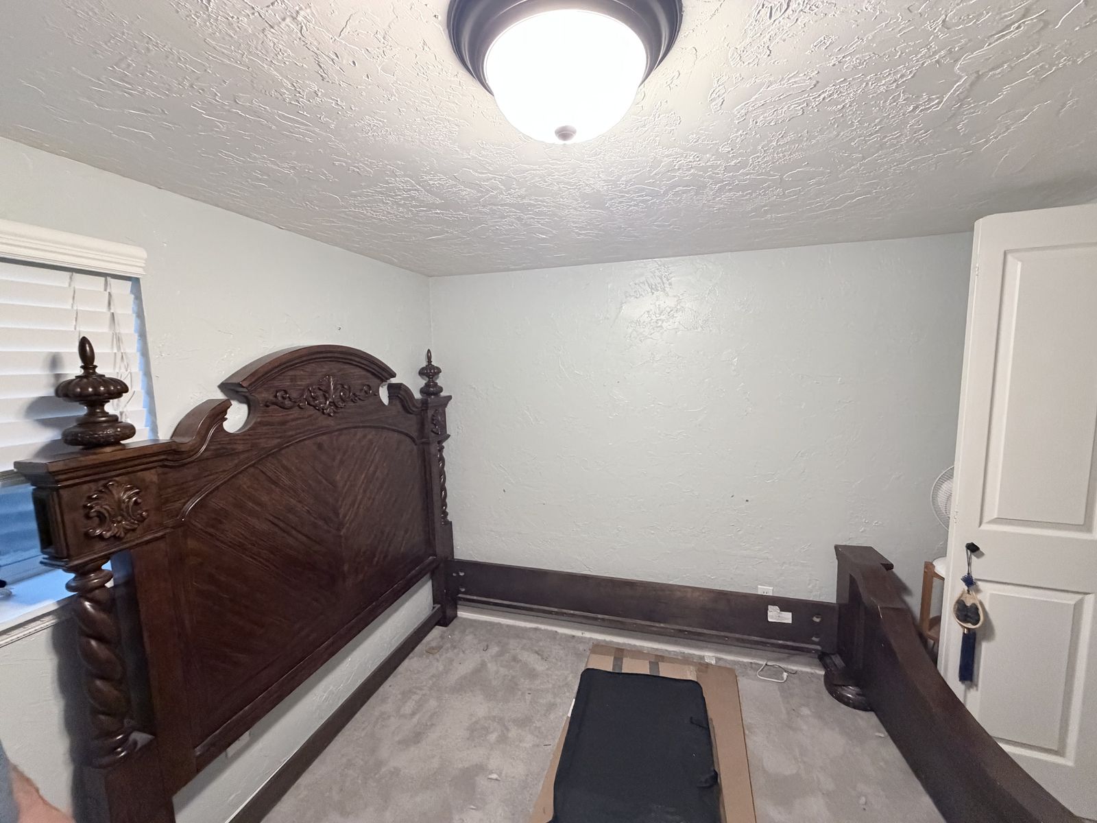 Main image 4