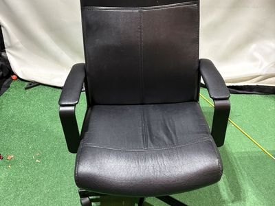 Black Desk Chair