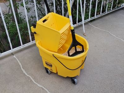 Rubbermaid Mop Bucket Wringer and New Mop