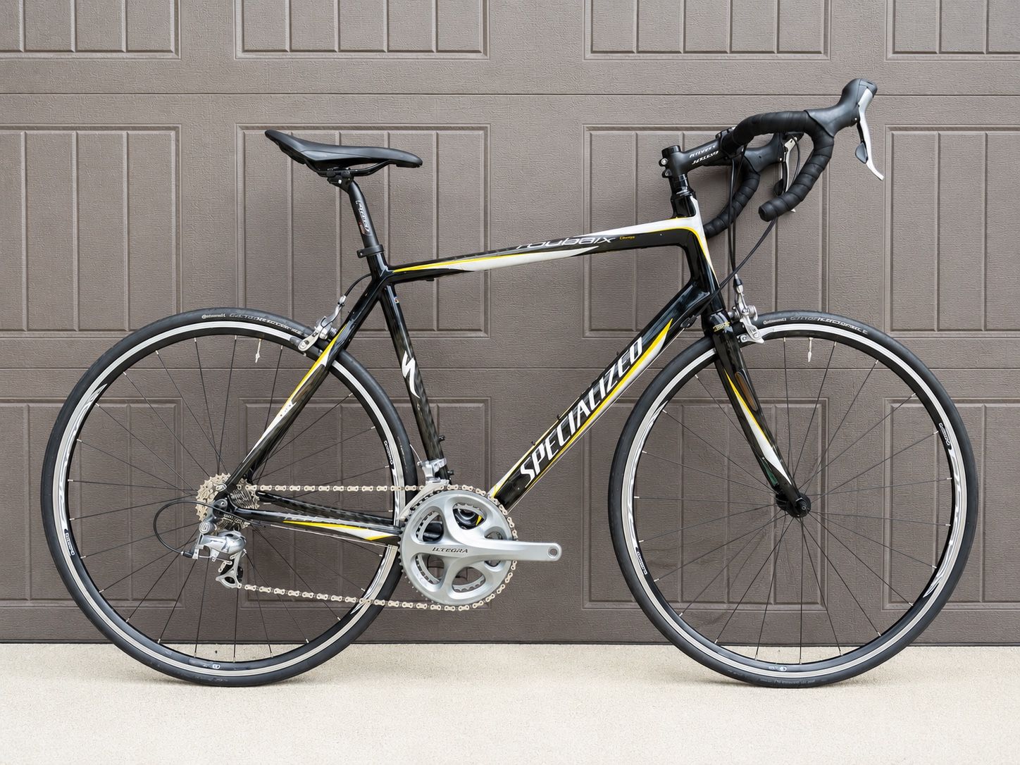 Specialized Roubaix Comp Carbon Road Bike – Shimano 105 – 58cm