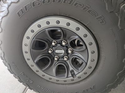 Ford F-150 Raptor rims and tires