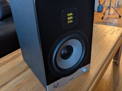 Eve Audio SC208. Bi-amped studio monitor, Powered Speaker
