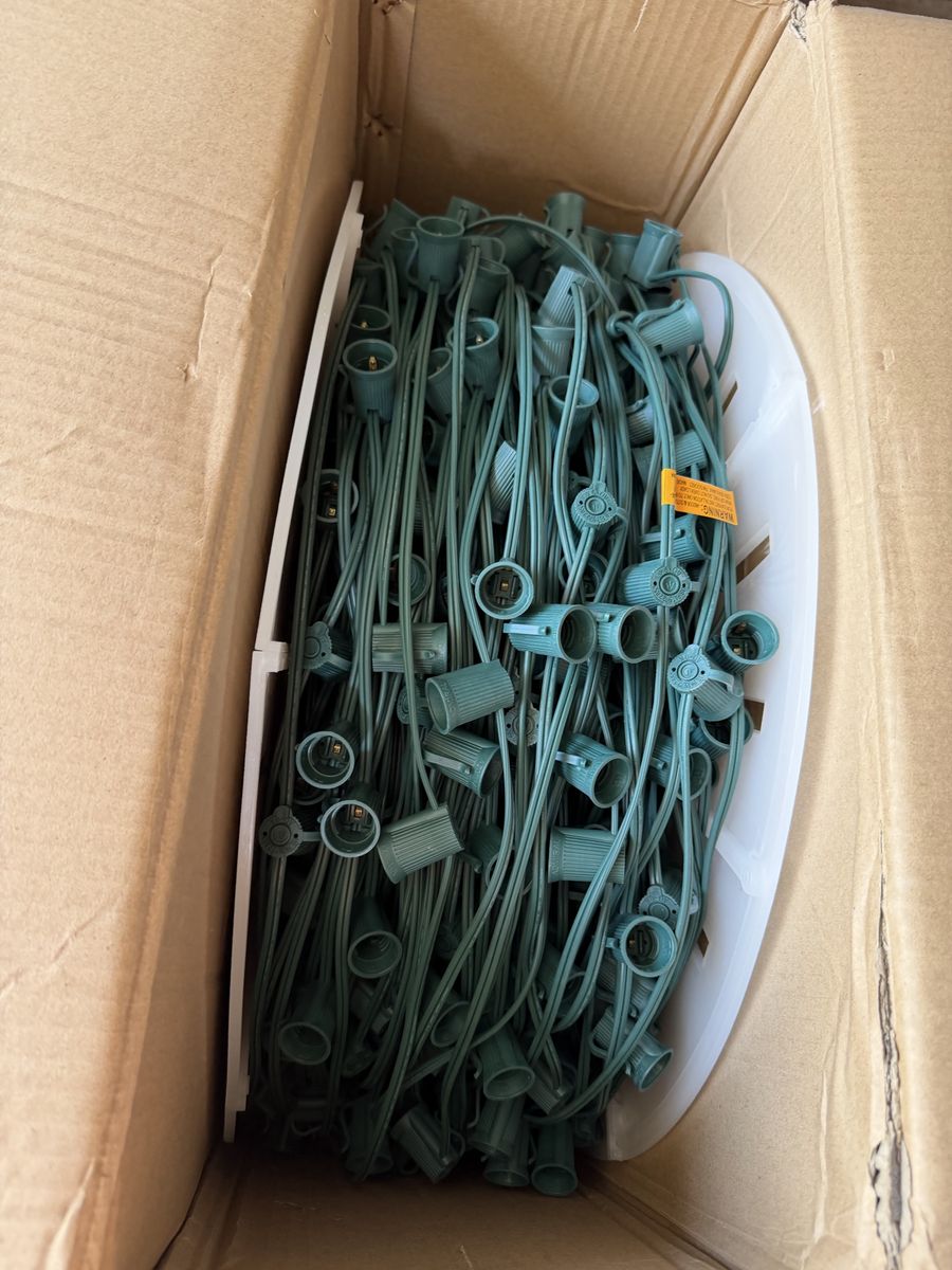 Commercial C9 Green Christmas Light Socket Wire – ~750 ft