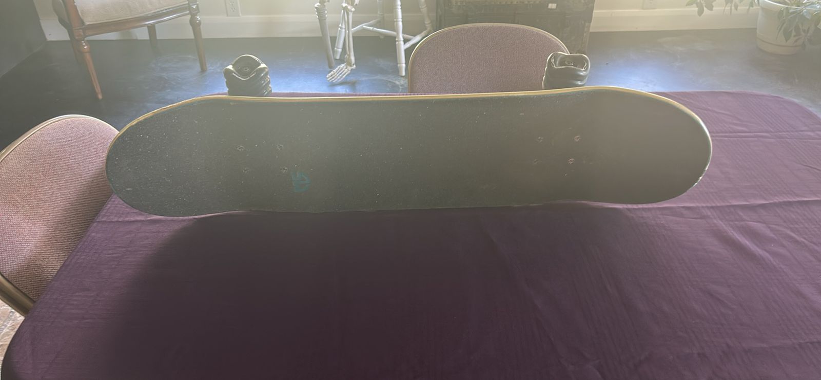 Main image 6