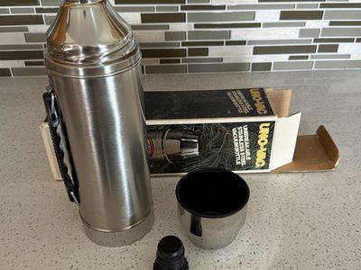 UNO-VAC Unbreakable Stainless Steel Vacuum Bottle 1-Quart Thermos with Original Box Made in USA