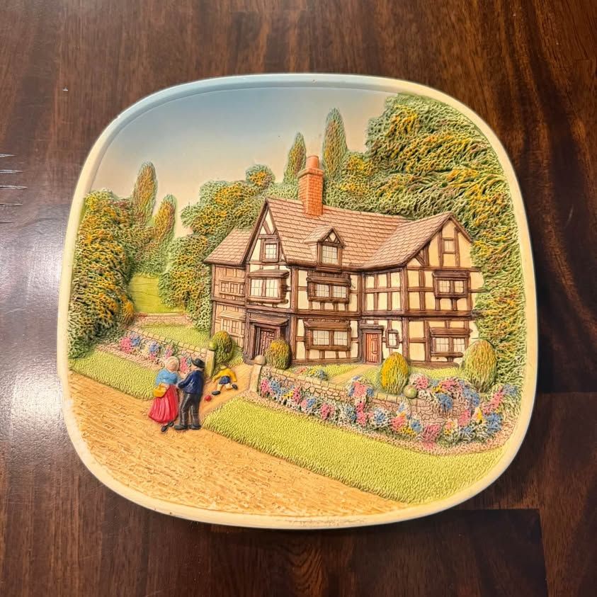 Vintage Legend Products 3D English Wall Plaques