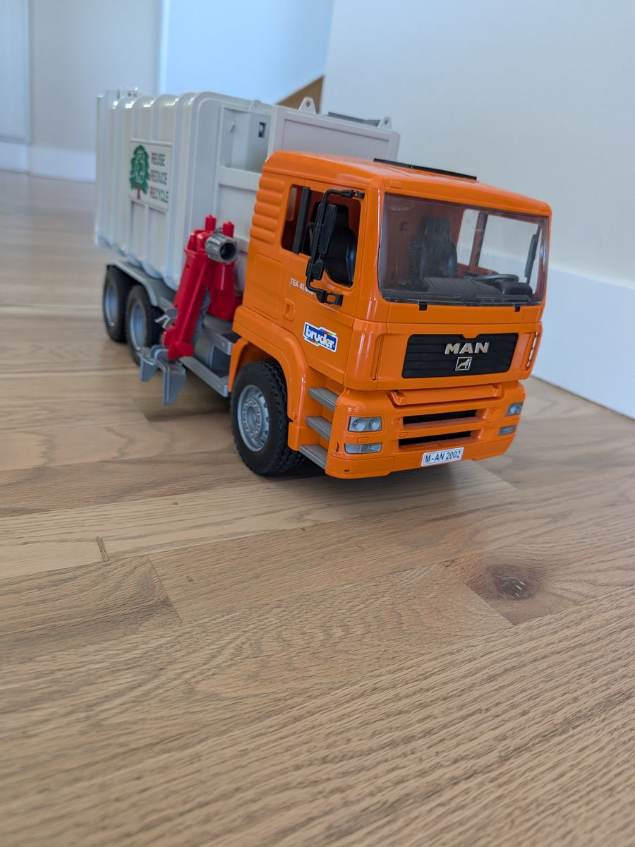 Bruder Toy Recycle Truck