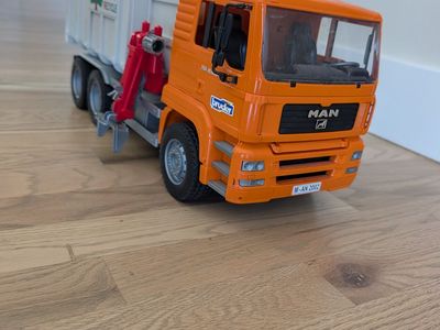 Bruder Toy Recycle Truck
