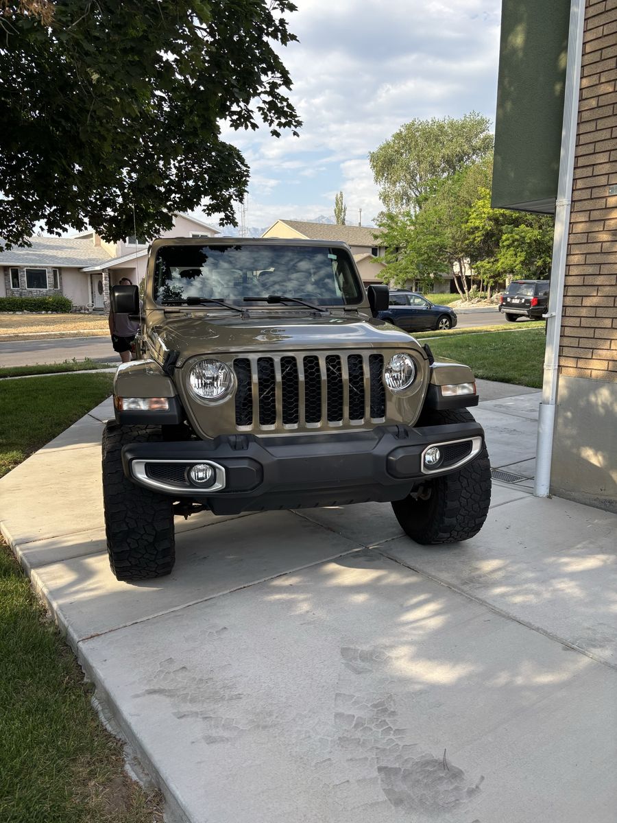 2020 Jeep Gladiator 