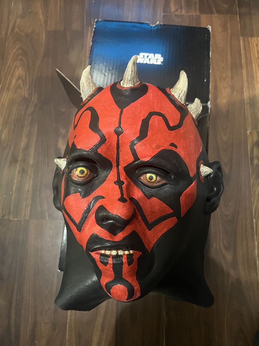 Disney deluxe Darth maul mask