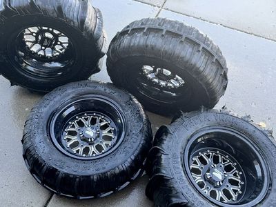 NICE Wheels and Paddles - Used ONCE