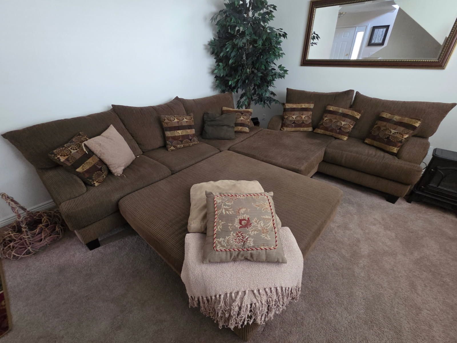 Great family couch with a lot of room