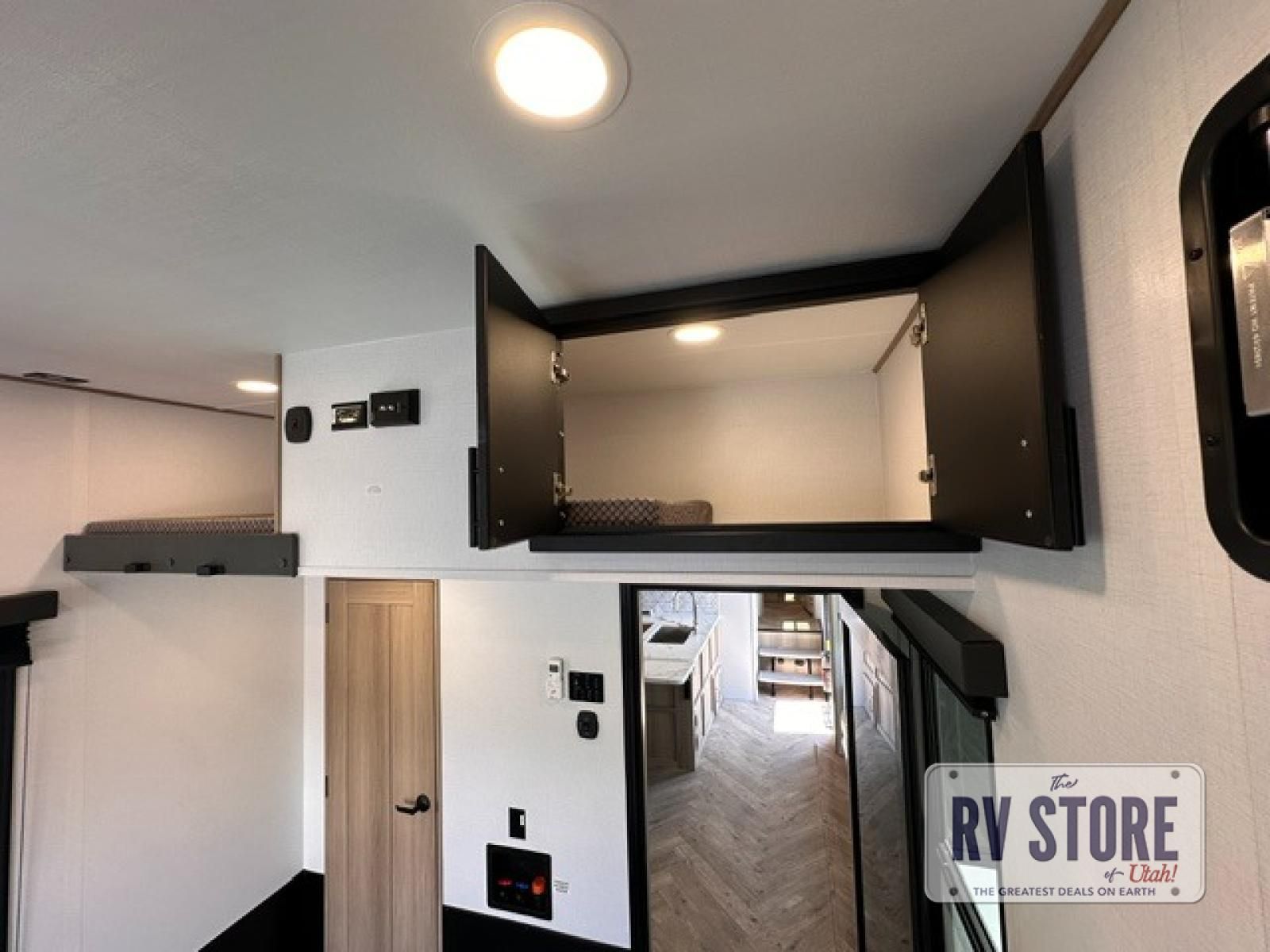 Main image 30
