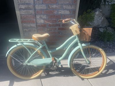 Girls or Women’s Bike