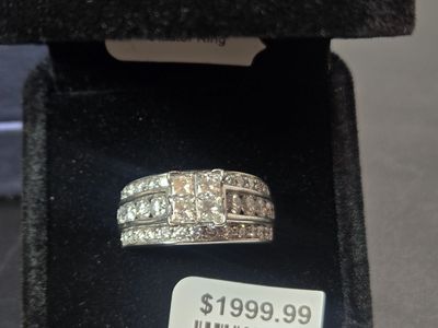 14K White Gold - Diamond Clusters Ring 11.5 grams