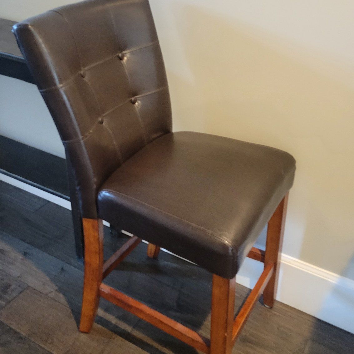 Single bar stool