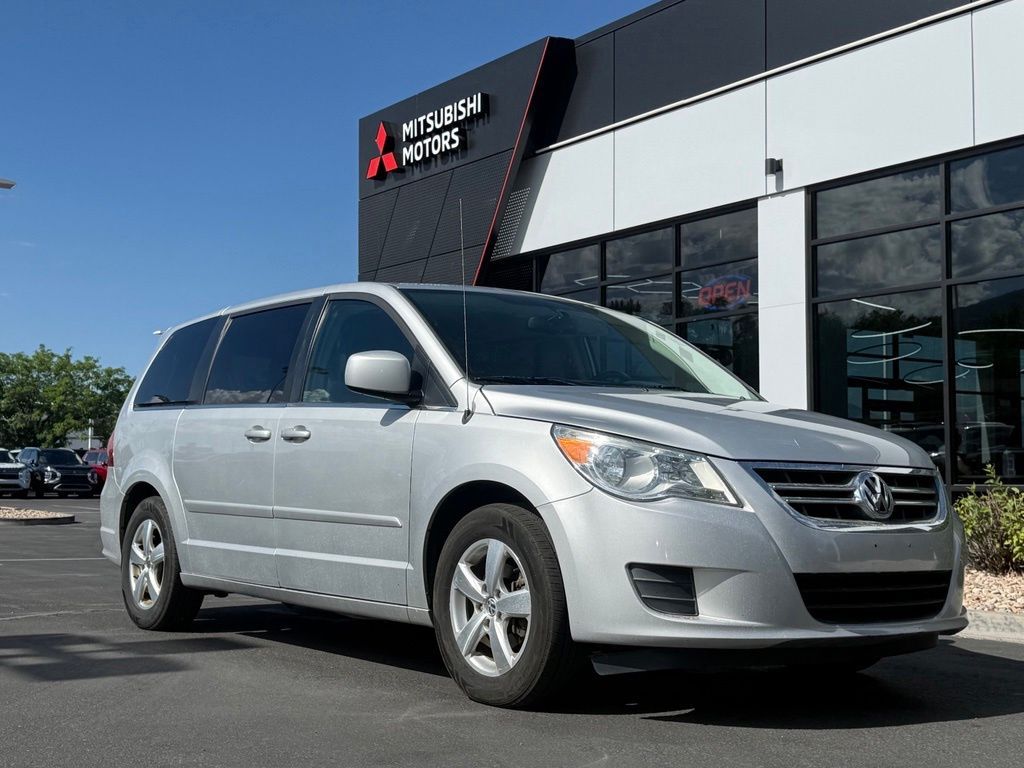 2010 Volkswagen Routan SE