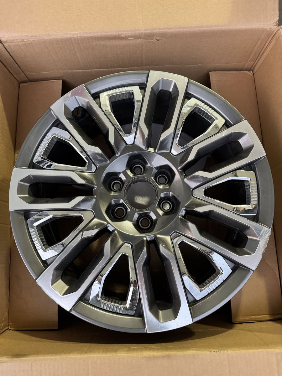 OEM 2023 GMC Yukon / Sierra 1500 22x9 Chrome Wheel (set of 4)