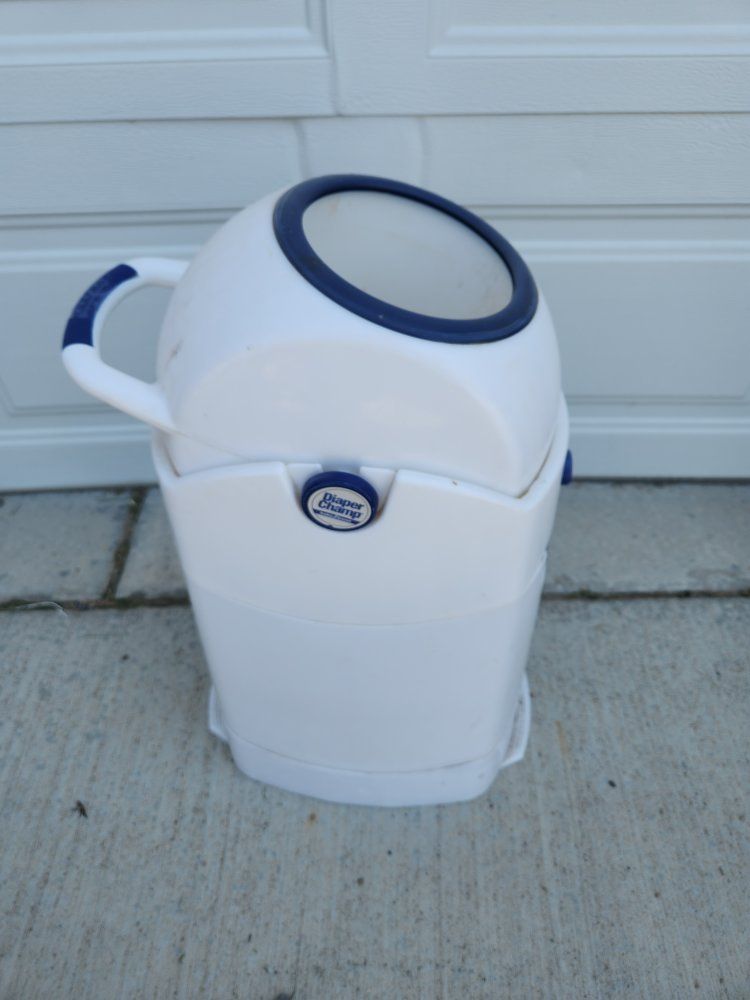 Baby Trend Diaper Champ Pail - White and Blue
