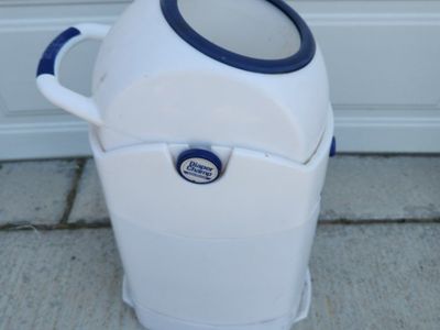 Baby Trend Diaper Champ Pail - White and Blue