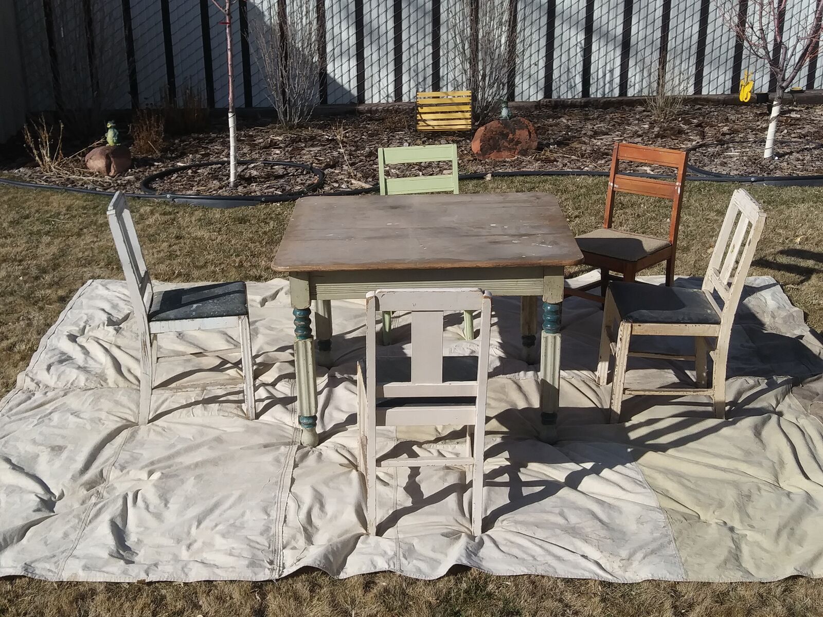 Antique style Table and 5 Chairs,