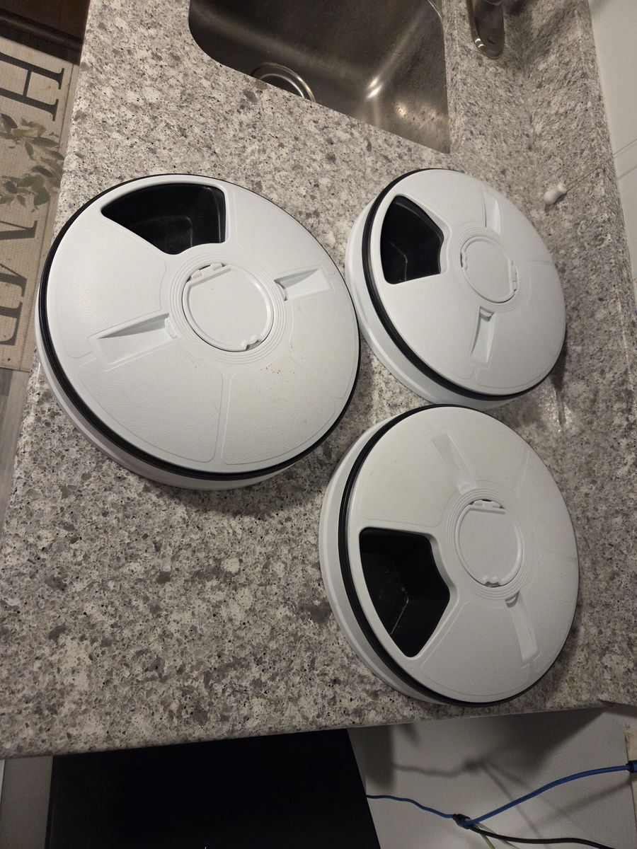 Automatic animal food feeders 3 for 60