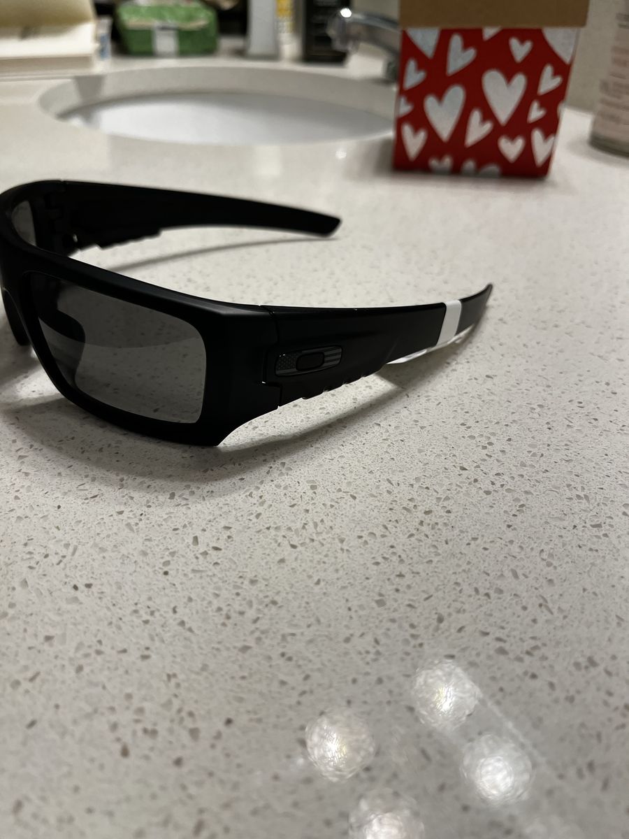 Men’s Oakley sunglasses