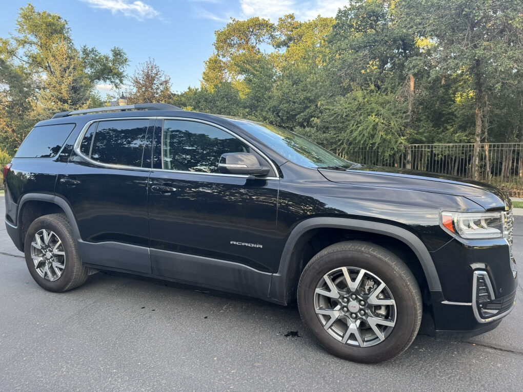 2023 GMC ACADIA SLT