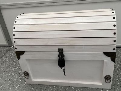 Vintage Style White Wooden Pirate Treasure Chest Trunk with Removable Tray