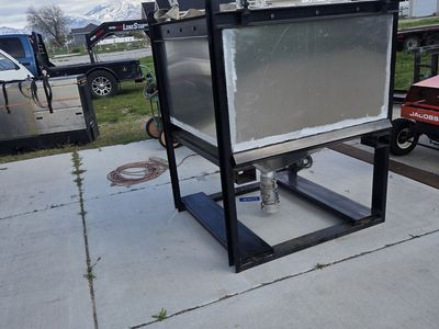 Hopper sand grain salt cement corn