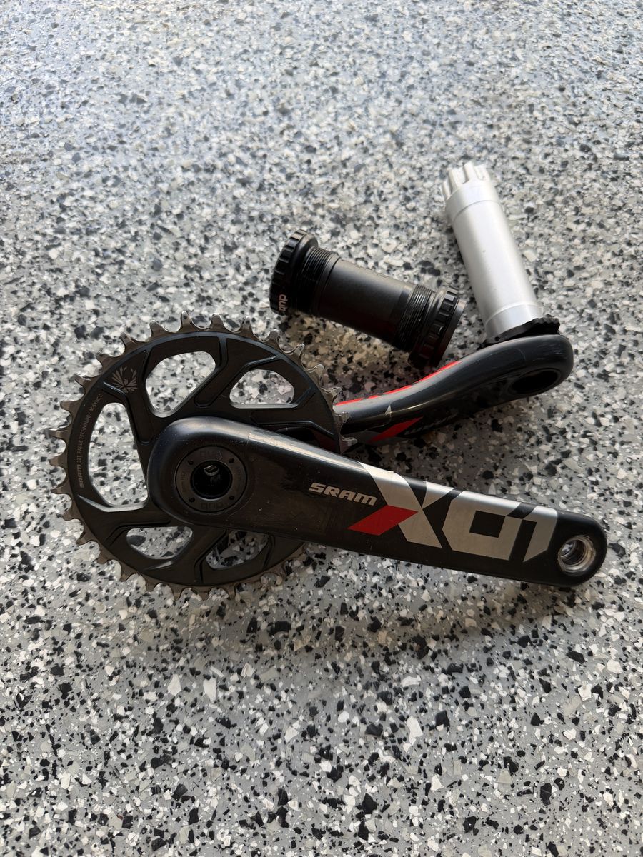 Sram X01 170mm Carbon Dub 12spd Cranks, Threaded BB & 32T X-Sync Chainring